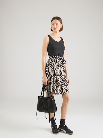 Hailys - Vestido 'Si44nja' en negro: frente