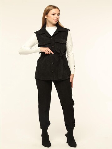 Gilet HOME STORE en noir : devant