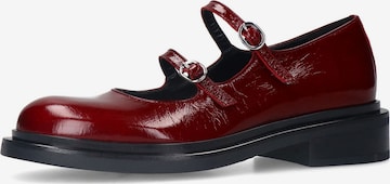 Chaussure basse SACHA en rouge : devant