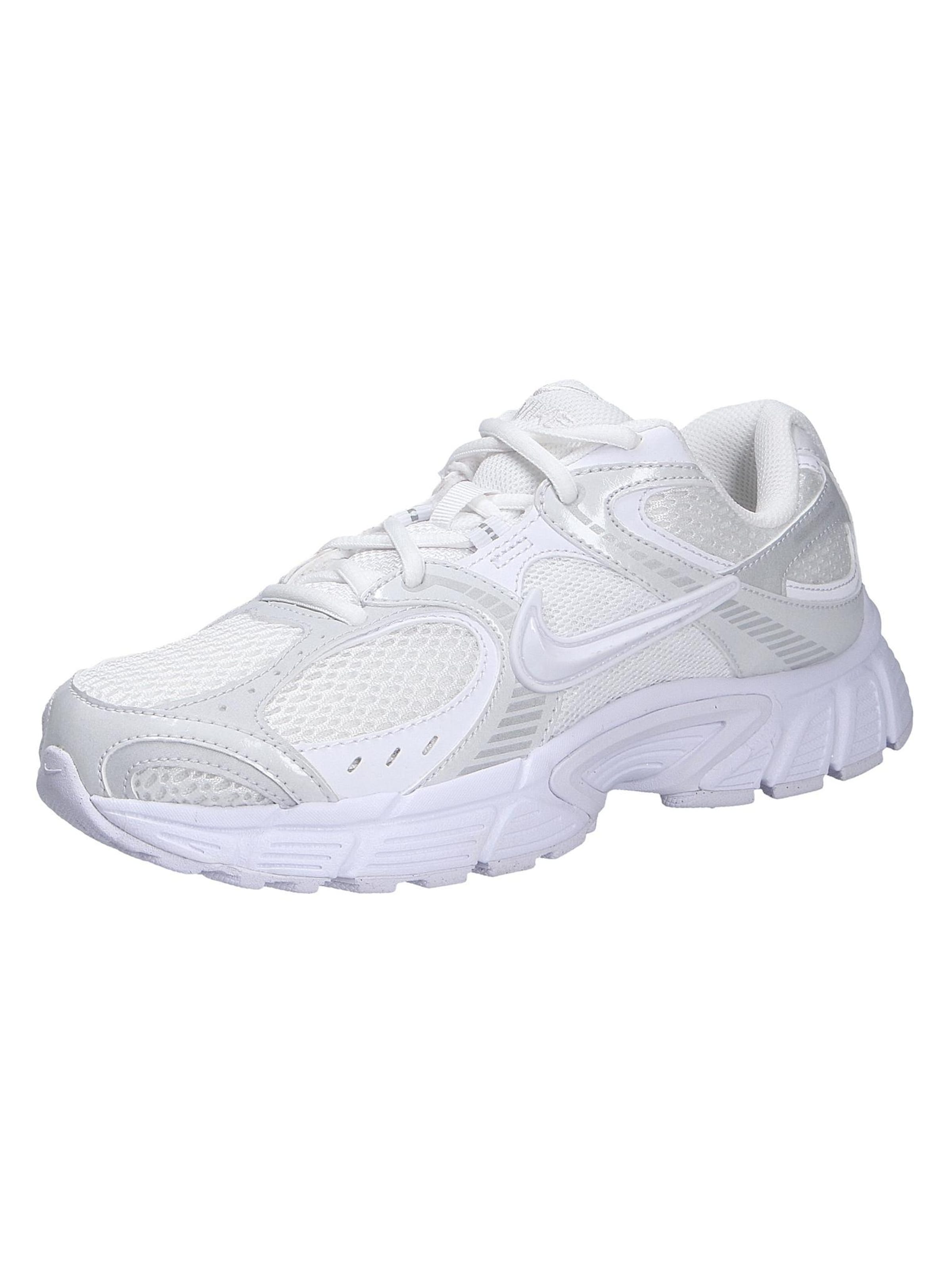 NIKE Sneakers 'V5 RNR' in White: front