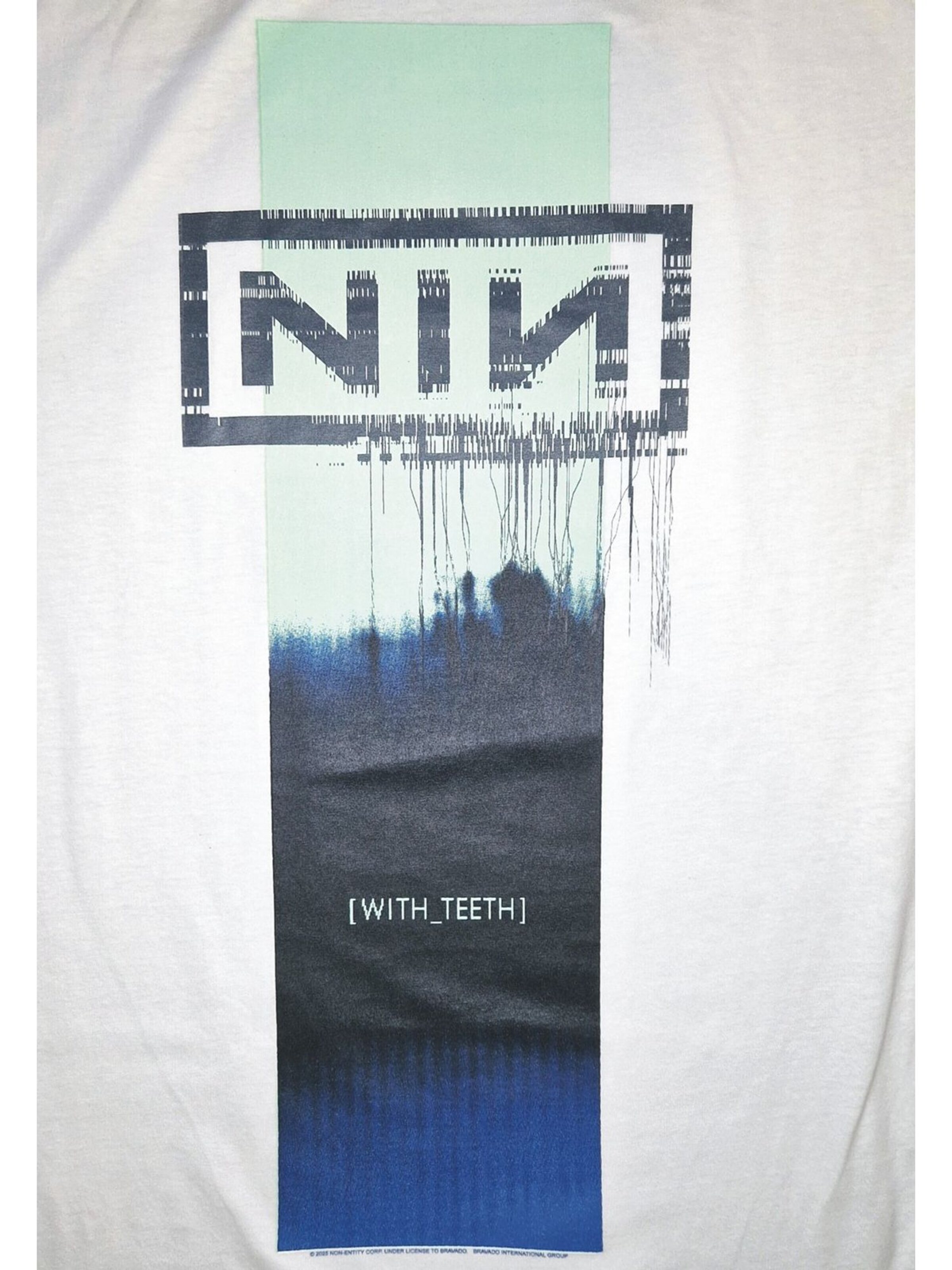 NINE INCH NAILS - Camiseta 'Nine Inch Nails With Teeth T-Shirt' en blanco