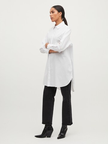 VILA Blouse 'Gitzy' in White