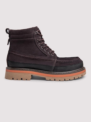 Botine de la Ombre pe maro