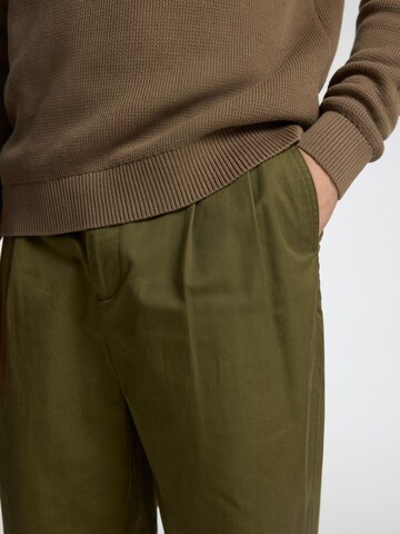 SELECTED HOMME Loosefit Bandplooibroek in Groen