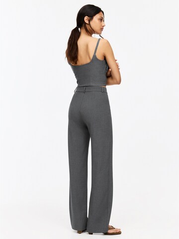 Loosefit Pantalon Pull&Bear en gris