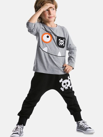 Denokids Trainingspak 'Happy Pirate' in Grijs: voorkant