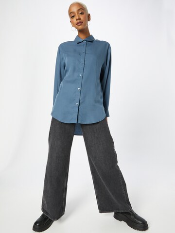 WEEKDAY Bluse in Blau