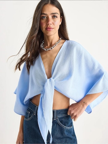 Bianco Lucci - Blusa em azul: frente