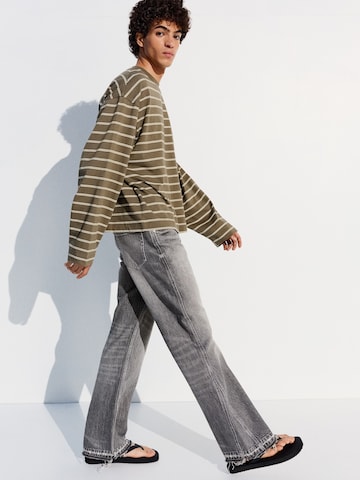 Bershka Разкроени Дънки в сиво