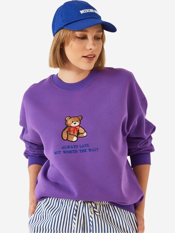 Bianco Lucci Sweatshirt in Lila: voorkant