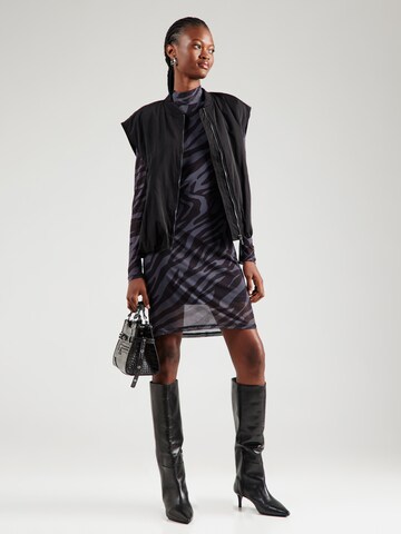 Robe 'ONLERICA' ONLY en gris