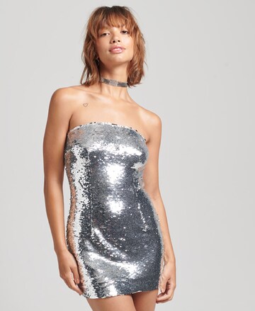 Robe de cocktail Superdry en argent : devant