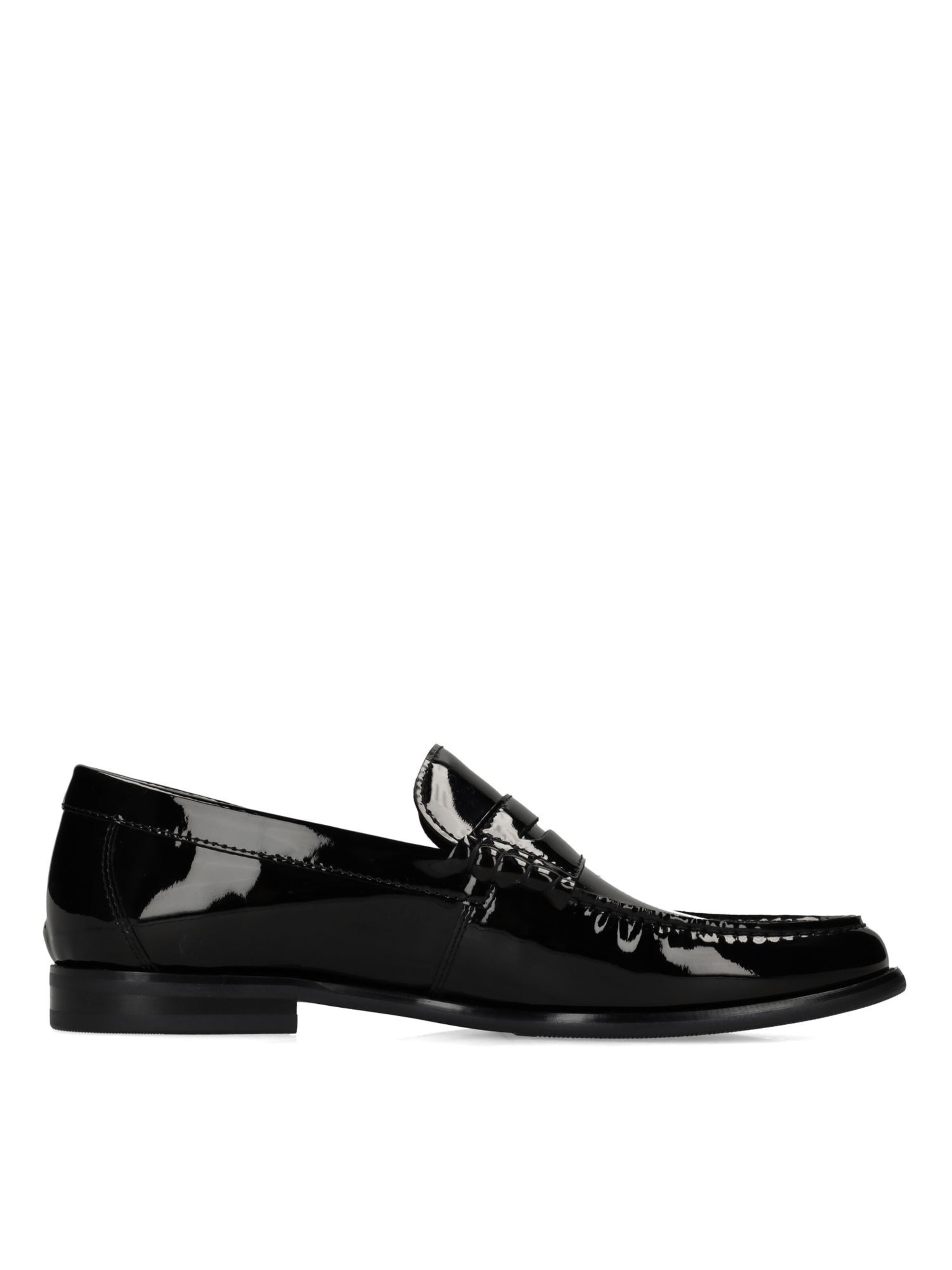 MANFIELD Classic Flats in Black