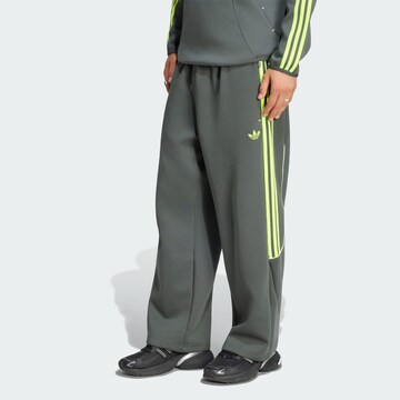 ADIDAS ORIGINALS Loosefit Broek 'Teamgeist 26' in Groen: voorkant