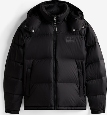 Tommy Jeans Zimska jakna 'Alaska' | črna barva: sprednja stran