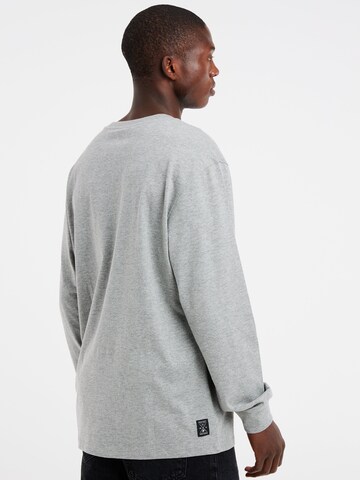 PROTEST Shirt 'SHELBY' in Grijs