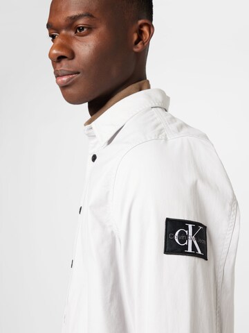 Calvin Klein Jeans Klasický střih Košile – bílá