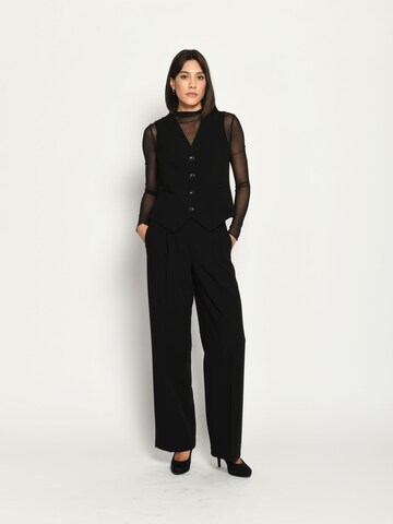 White Label by RoFa Regular Pleat-Front Pants in Black
