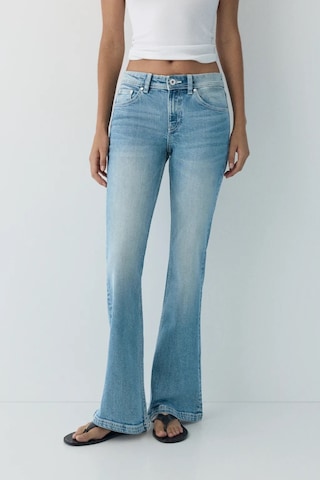 Pull&Bear Дънки Bootcut Дънки в зелено: отпред