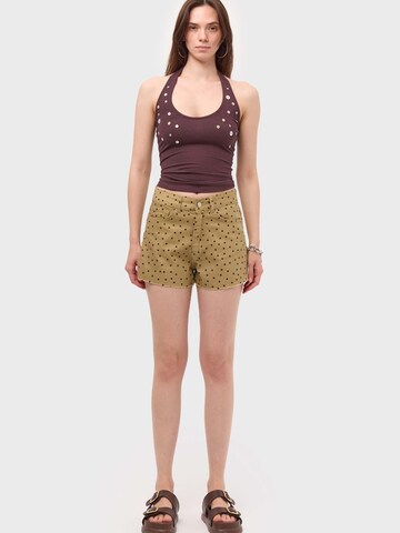 IT'S BASIC Regular Jeans 'POLKA MINI DENIM SHORTS' in Geel