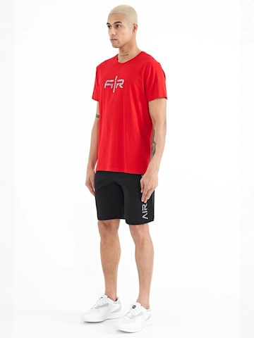 Tommy Life Regular Trousers in Black