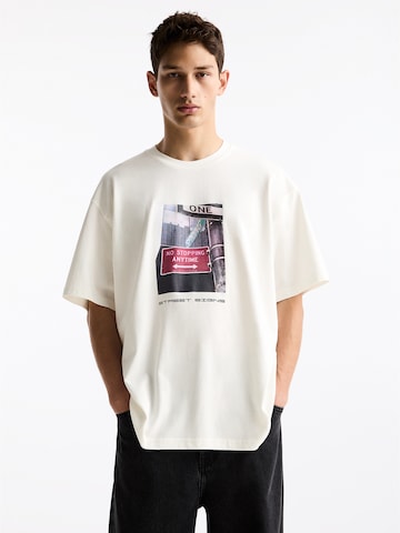 Tricou de la Pull&Bear pe alb: față