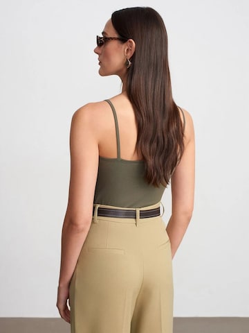 Dilvin Tanktops & Camis in Grün
