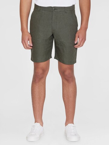 KnowledgeCotton Apparel Regular Pants in Green: front