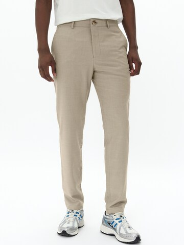 Matinique Slim fit Chino trousers 'MAliam' in Grey: front