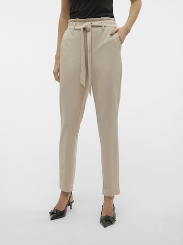 Regular Pantalon VERO MODA en gris : devant