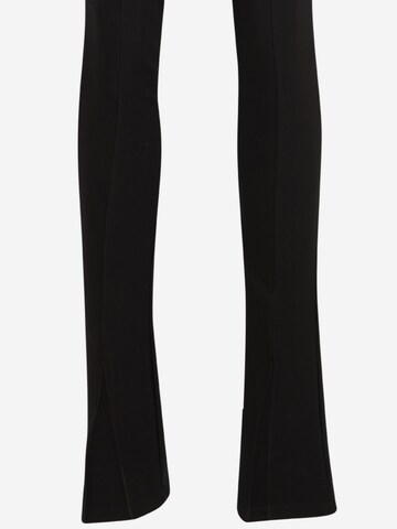 Bootcut Pantalon 'Eriss' Pieces Tall en noir