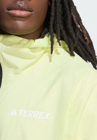 ADIDAS TERREX - Chaqueta de montaña 'Xperior' en amarillo