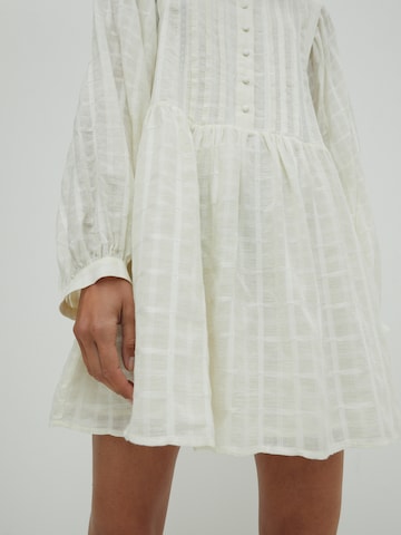 EDITED Košeľové šaty 'Tinsley' - biela