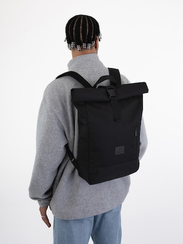 Johnny Urban Backpack 'Robin Medium' in Black