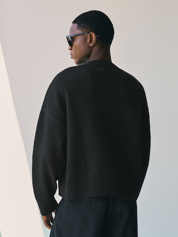 Bershka Sweater in Black