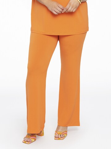 Bootcut Pantalon Yoek en orange : devant