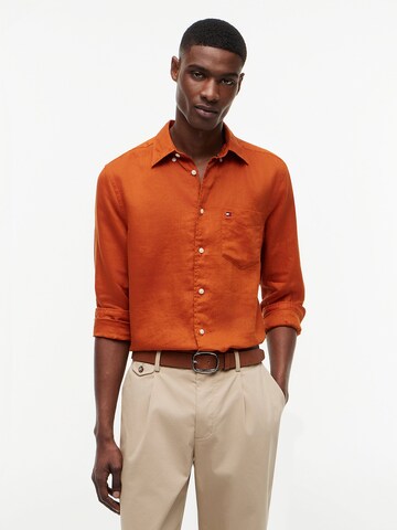 Coupe regular Chemise TOMMY HILFIGER en orange : devant