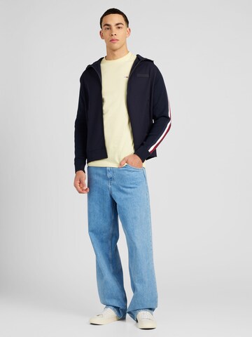 Tommy Jeans Regular fit Μπλουζάκι σε κίτρινο