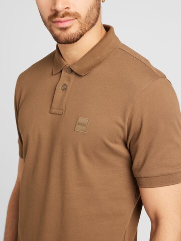 BOSS T-shirt 'Passenger' i brun