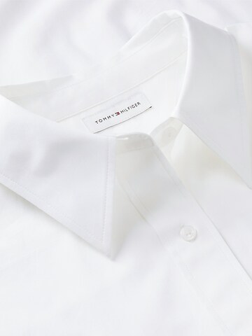 Chemisier TOMMY HILFIGER en blanc