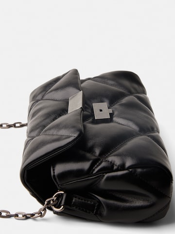Bershka Чанта с презрамки в черно