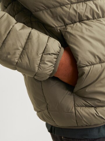 Giacca di mezza stagione 'JJEState' di Jack & Jones Plus in verde