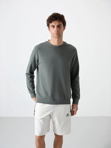 Tommy Life Sweatshirt in Grey