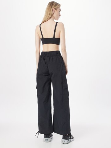 Nike Sportswear Wide leg Cargobroek in Zwart