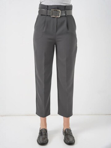 regular Pantaloni con pieghe 'Hose' di Bigdart in grigio