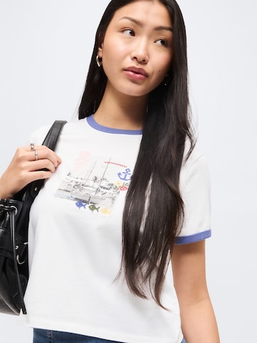 Abercrombie & Fitch - Camisa 'COASTAL BEATNIK SKIMMING BOAT' em branco