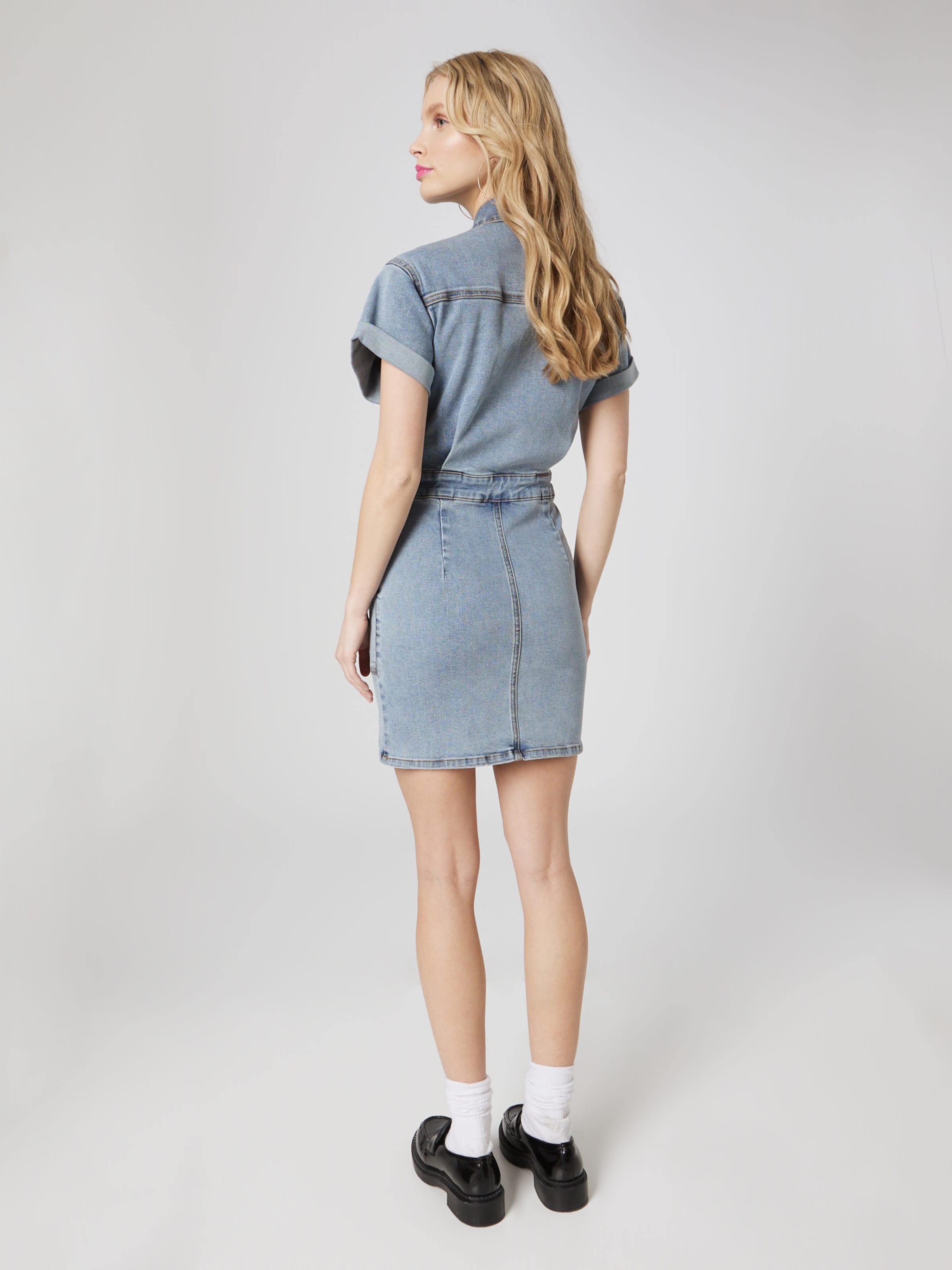 Hoermanseder Vestido camisero 'Liv' en Azul Claro ABOUT YOU