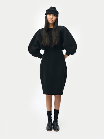 GOBI Cashmere Kleid 'Cashmere Sculptural Dress'‌‌‌‌‌‌‌‌ in Schwarz: Vorderseite
