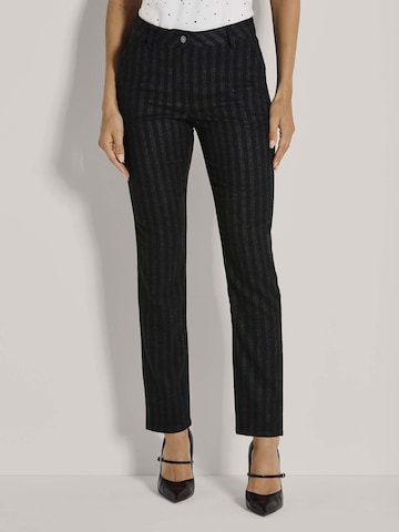 MADELEINE Tapered Broek in Zwart: voorkant
