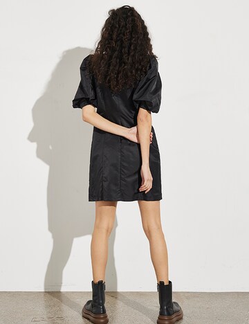 Robe 'Gelonsi' mbym en noir